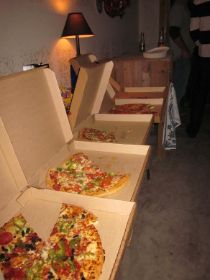 10.fw.pizza's.JPG