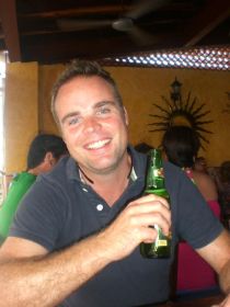 38 mex.pdc cheers met dos equis.jpg