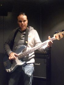 25 sea.muziek.edwin gitaar.jpg