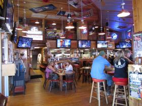 1.35 cm.hooters lunch 1.jpg